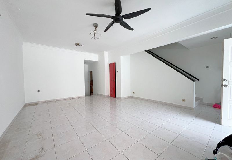 CHEAP Damai Perdana Cheras 2 storey house with kitchen extended & guarded 