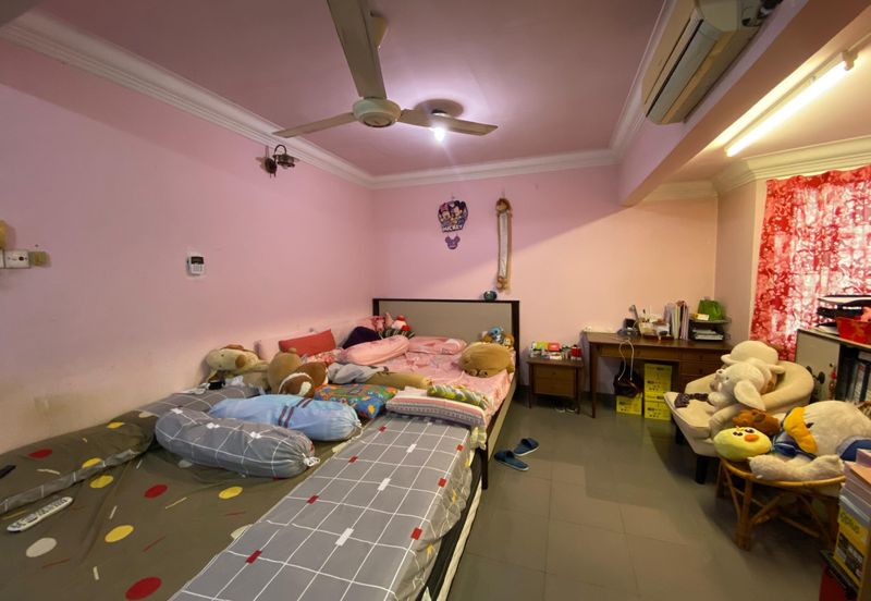 CHEAP 2 Storey Terrace at Bukit Angsana Cheras, can park 3-4 cars