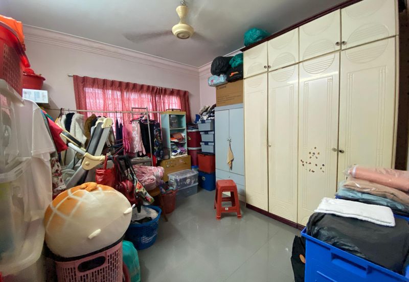 CHEAP 2 Storey Terrace at Bukit Angsana Cheras, can park 3-4 cars