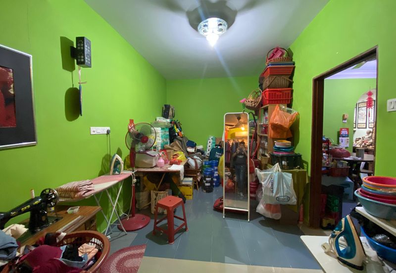 CHEAP 2 Storey Terrace at Bukit Angsana Cheras, can park 3-4 cars