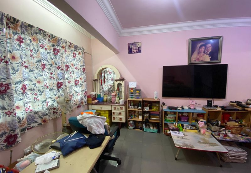 CHEAP 2 Storey Terrace at Bukit Angsana Cheras, can park 3-4 cars