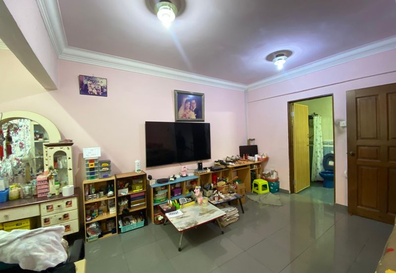 CHEAP 2 Storey Terrace at Bukit Angsana Cheras, can park 3-4 cars