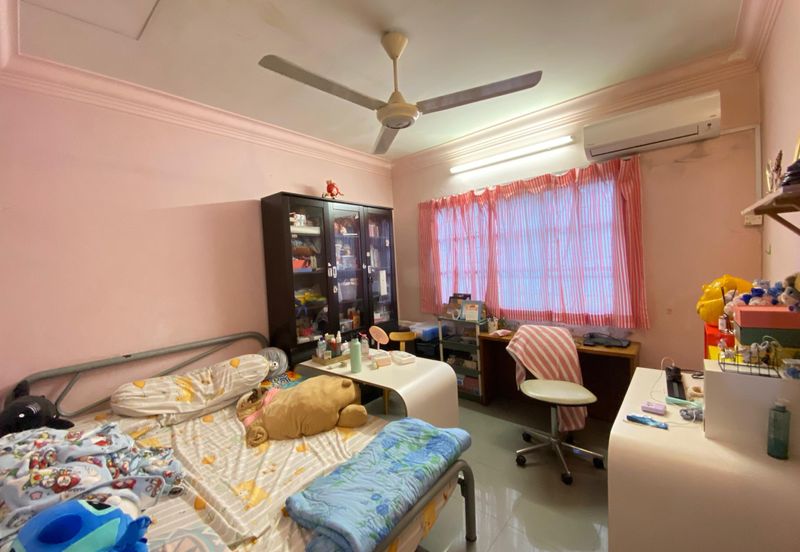 CHEAP 2 Storey Terrace at Bukit Angsana Cheras, can park 3-4 cars