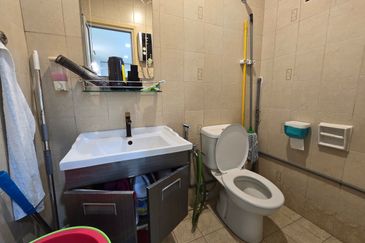 CHEAP 2 Sty Terrace at Seri Sungai Long house for sale