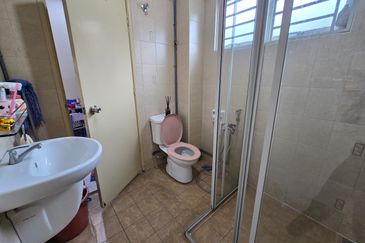 CHEAP 2 Sty Terrace at Seri Sungai Long house for sale