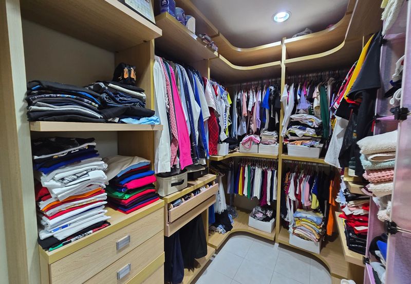 CHEAP 2 Sty Terrace at Seri Sungai Long house for sale