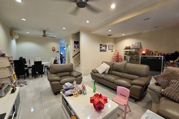 CHEAP 2 Sty Terrace at Seri Sungai Long house for sale