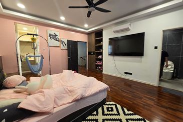 CHEAP 2 Storey Superlink at Bukit Sungai Long 