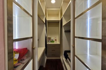 CHEAP 2 Storey Superlink at Bukit Sungai Long 