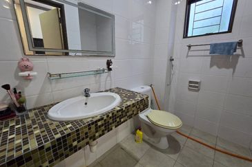 CHEAP 2 Storey Superlink at Bukit Sungai Long 