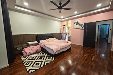 CHEAP 2 Storey Superlink at Bukit Sungai Long 