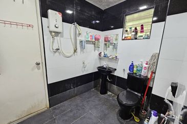 CHEAP 2 Storey Terrace House at Damai Perdana Cheras 