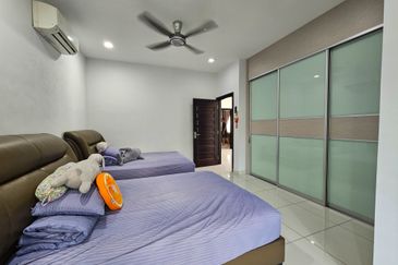 CHEAP 2 storey CORNER Semi D house at Wira Heights Sungai Long