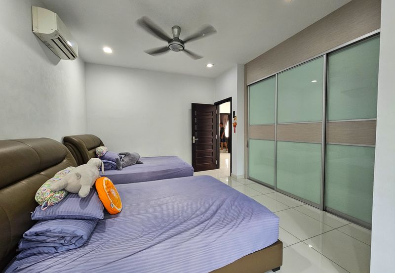 CHEAP 2 storey CORNER Semi D house at Wira Heights Sungai Long