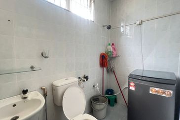 CHEAP 2 sty ENDLOT terrace in Taman Damai Impian 2, Cheras