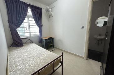 Bandar Sungai Long 3 Storey Superlink House For Sale