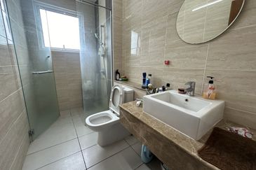 Bandar Sungai Long 3 Storey Superlink House For Sale