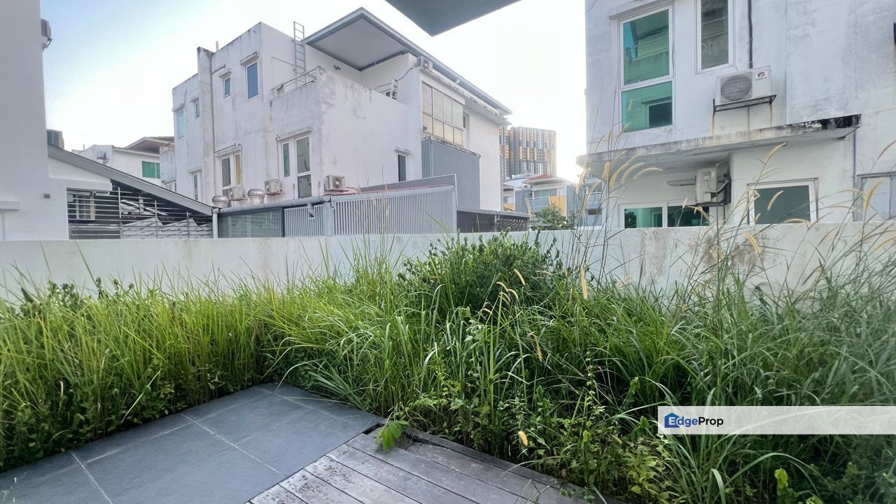 Taman Nadayu 92 Kajang Semi D House For Sale, Selangor, Kajang