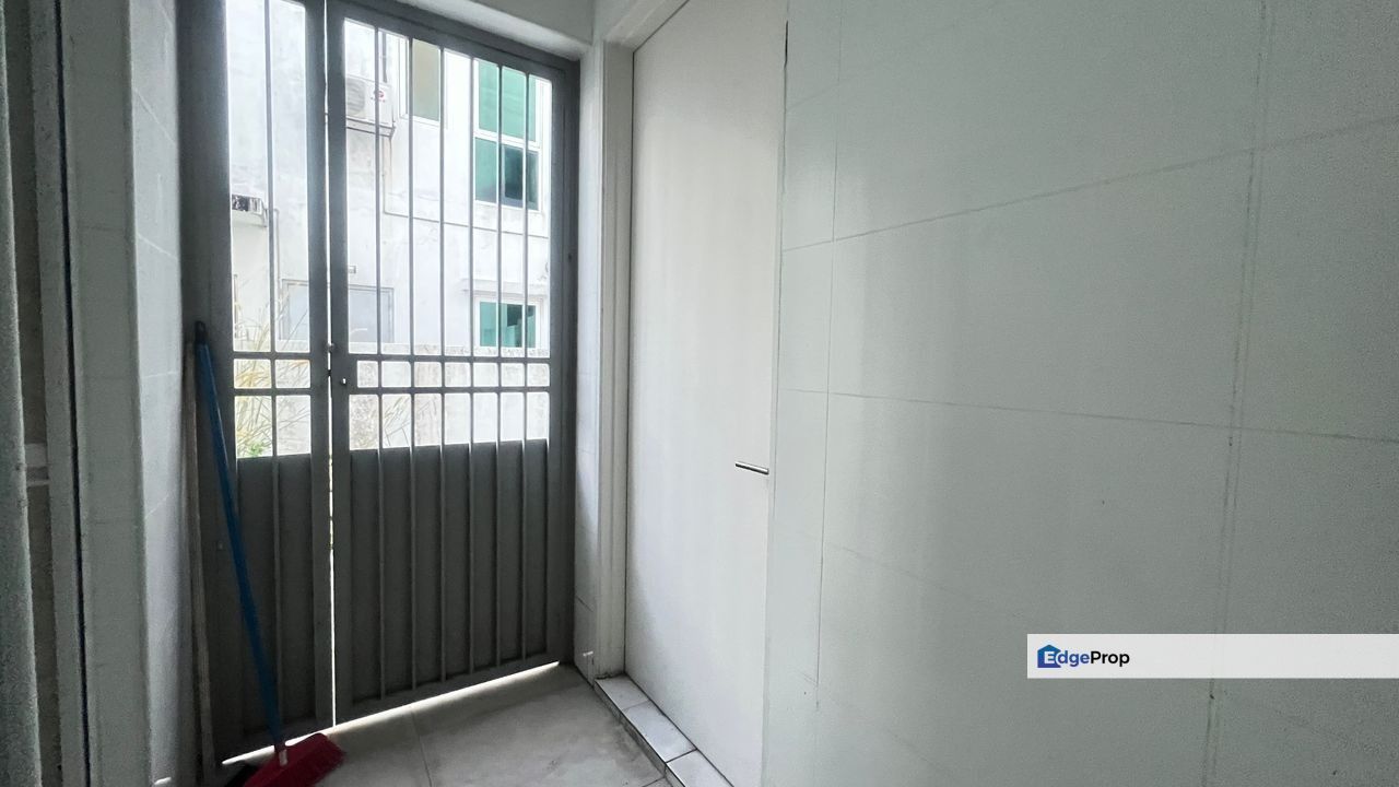 Taman Nadayu 92 Kajang Semi D House For Sale, Selangor, Kajang