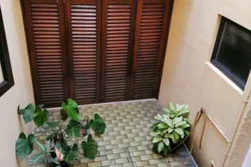 C H E A P 2 Sty Superlink Nice View at Seputeh