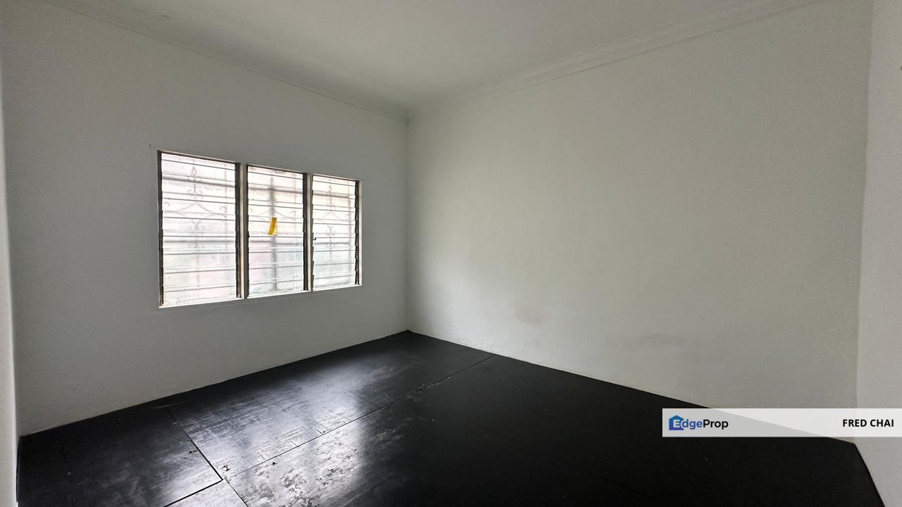 C H E A P one and half storey house at Taynton View for sale, Kuala Lumpur, Cheras