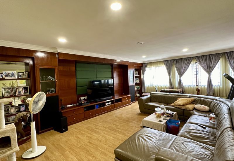 C H E A P Bangsar 3 Storey Bungalow House For Sale