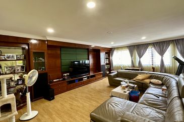 C H E A P Bangsar 3 Storey Bungalow House For Sale