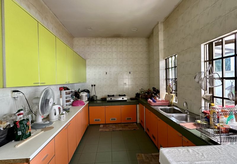 C H E A P Bangsar 3 Storey Bungalow House For Sale