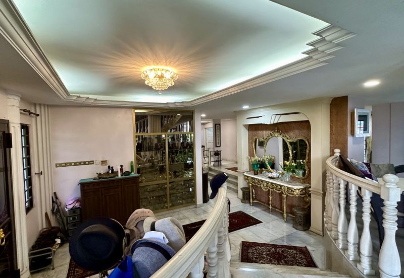 C H E A P Bangsar 3 Storey Bungalow House For Sale