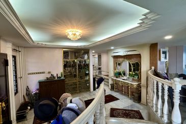 C H E A P Bangsar 3 Storey Bungalow House For Sale