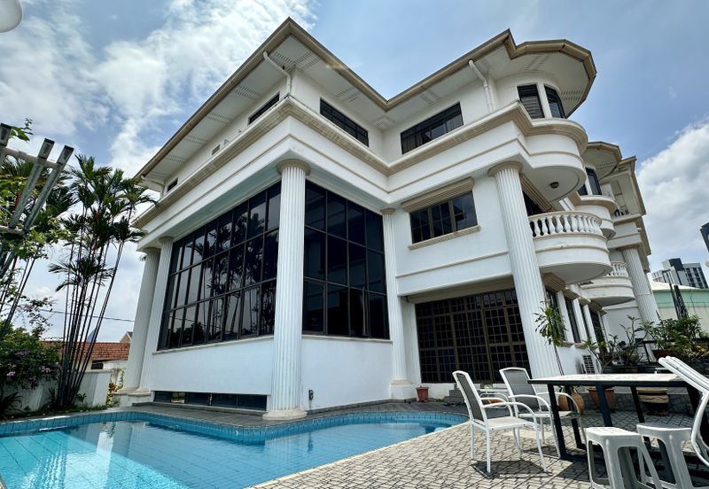 C H E A P Bangsar 3 Storey Bungalow House For Sale