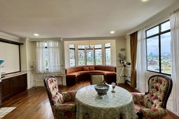 C H E A P Bangsar 3 Storey Bungalow House For Sale