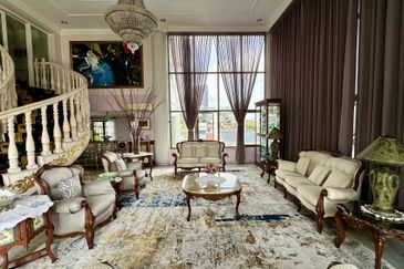 C H E A P Bangsar 3 Storey Bungalow House For Sale