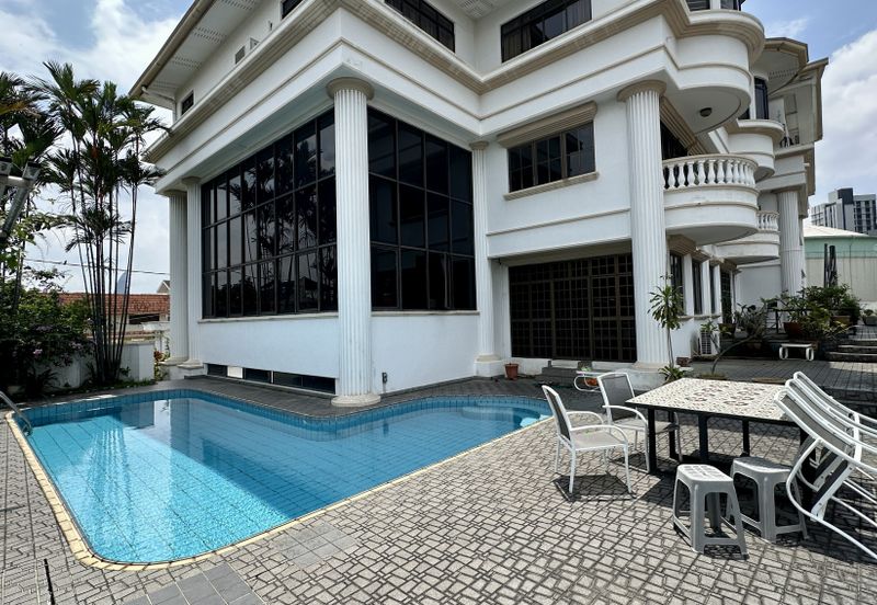 C H E A P Bangsar 3 Storey Bungalow House For Sale