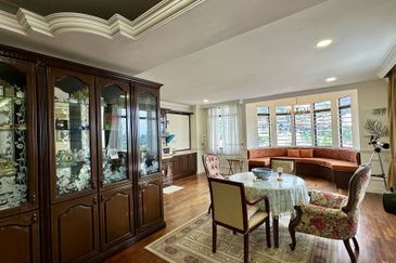 C H E A P Bangsar 3 Storey Bungalow House For Sale