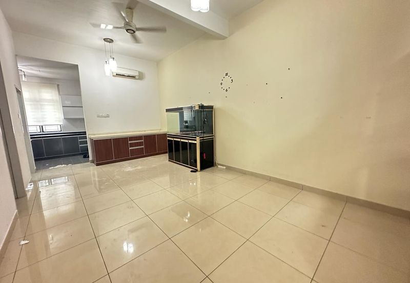 C H E A P 2 Sty Superlink at Bukit Sungai Long for sale