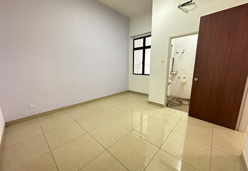 C H E A P 2 Sty Superlink at Bukit Sungai Long for sale