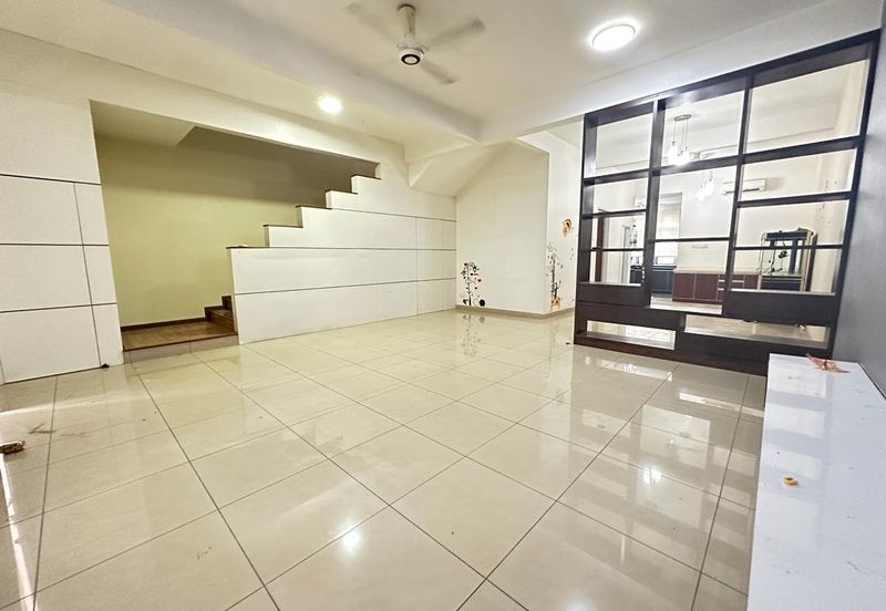 C H E A P 2 Sty Superlink at Bukit Sungai Long for sale