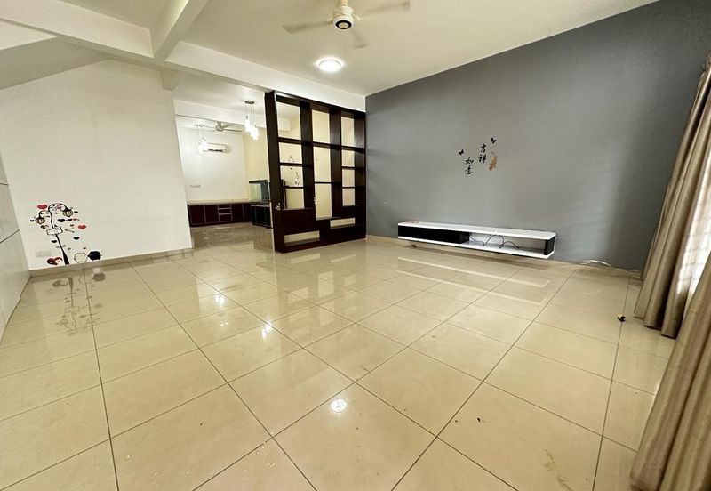 C H E A P 2 Sty Superlink at Bukit Sungai Long for sale