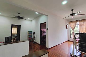 C H E A P 2 Sty Semi-D at Bukit Sungai Long 