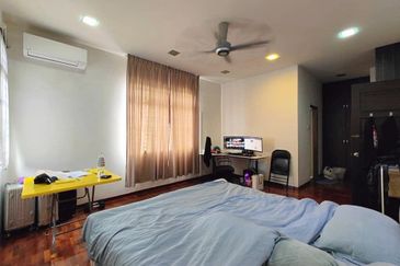 C H E A P 2 Sty Semi-D at Bukit Sungai Long 