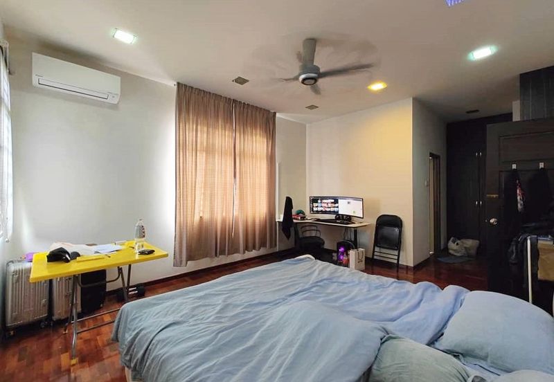 C H E A P 2 Sty Semi-D at Bukit Sungai Long 