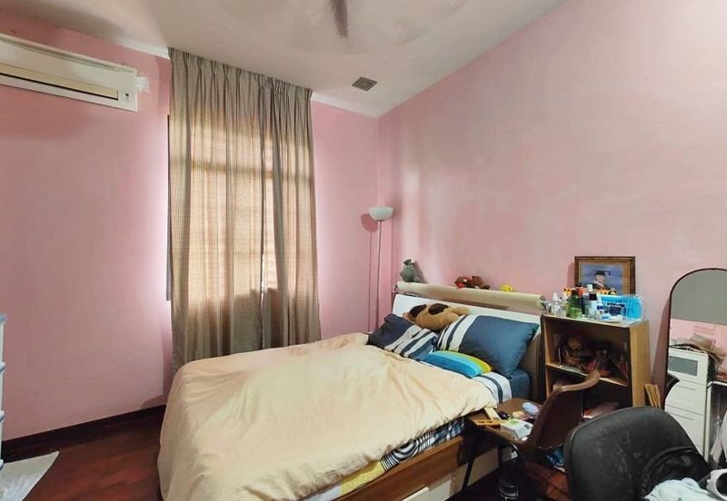 C H E A P 2 Sty Semi-D at Bukit Sungai Long 