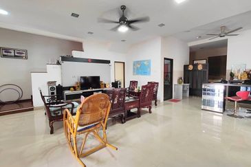 C H E A P 2 Sty Semi-D at Bukit Sungai Long 