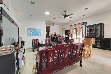 C H E A P 2 Sty Semi-D at Bukit Sungai Long 