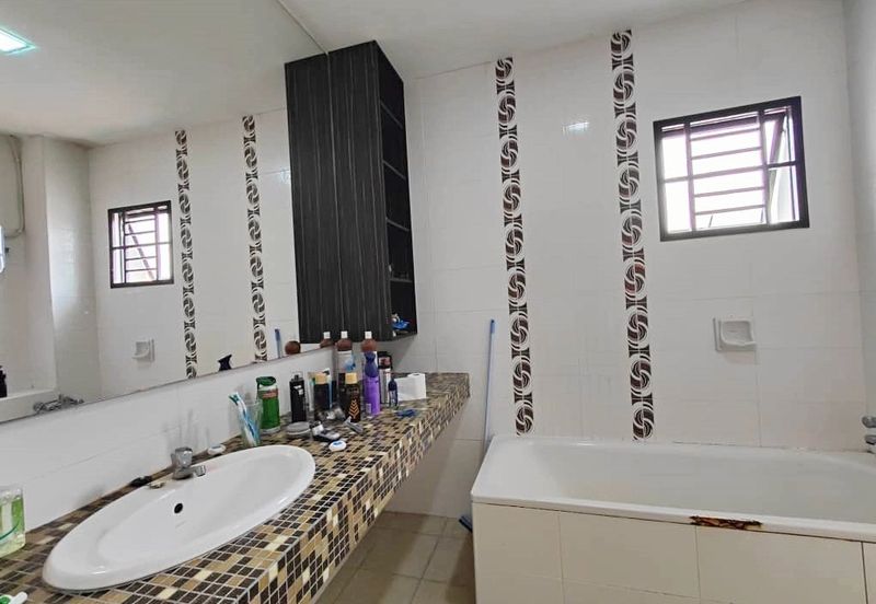 C H E A P 2 Sty Semi-D at Bukit Sungai Long 