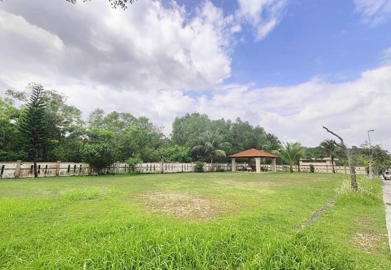 C H E A P 2 Sty Semi-D at Bukit Sungai Long 