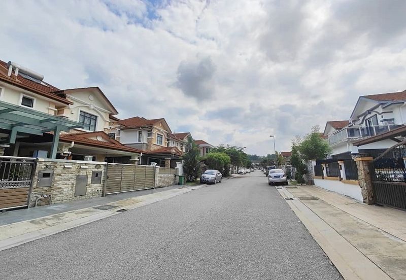 C H E A P 2 Sty Semi-D at Bukit Sungai Long 