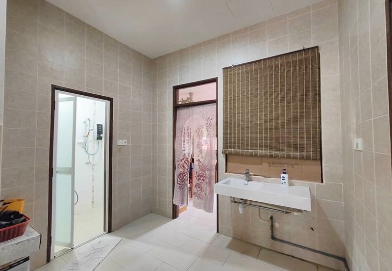 C H E A P 2 Sty Semi-D at Bukit Sungai Long 