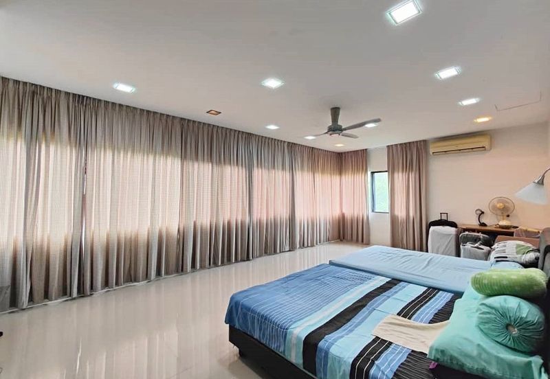 C H E A P 2 Sty Semi-D at Bukit Sungai Long 